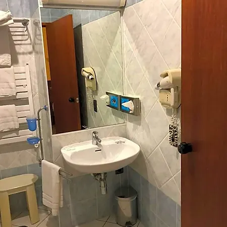 Vesuvio 4* Λούρδη
