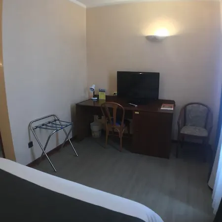 维苏韦沃酒店 酒店 卢德